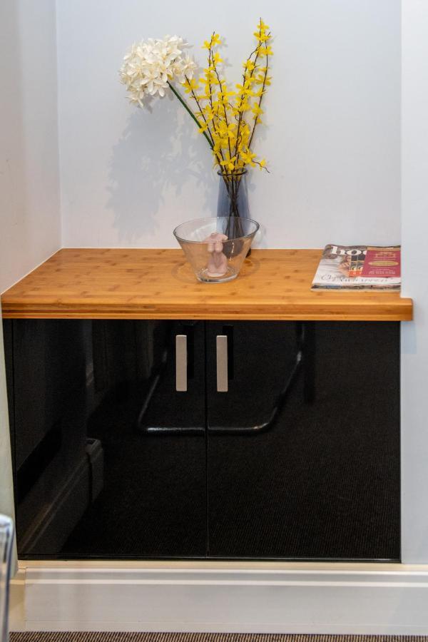 Jay'S Apartment Aberdeen Bagian luar foto